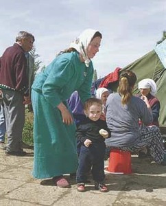 Emergency aid for refugees in Albania, support for Kosovan r ... Image 4